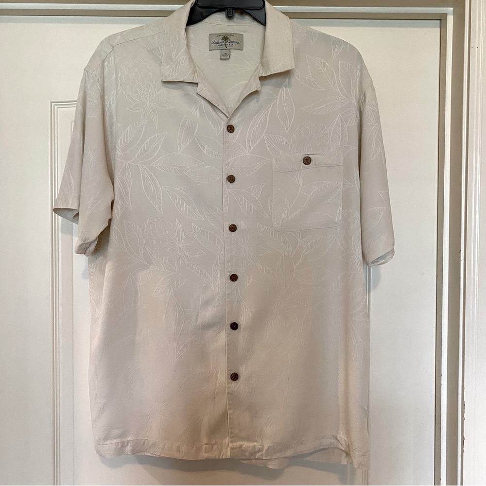 Island Shores Short Sleeve Off White Button Down Shirt Size XL.
